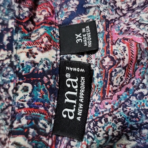 a.n.a Multicolor Patterned Blouse Plus Size 3X V Neck 3/4 Quarter Sleeve - Picture 2 of 8